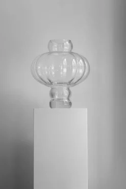 Louise Roe Balloon Vase 02