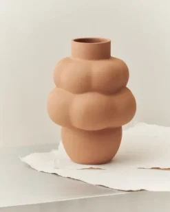 Louise Roe Balloon Vase 04
