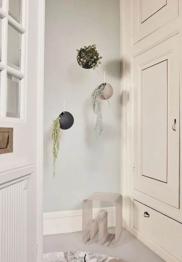 AYTM Globe Hangning Flowerpot