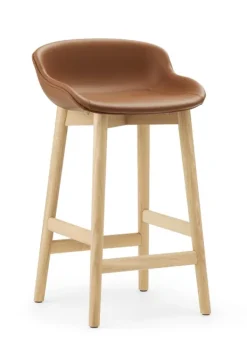 Best Normann Copenhagen Hyg bar stool 65 cm wood - full upholstery Ultra leather brandy - Oak