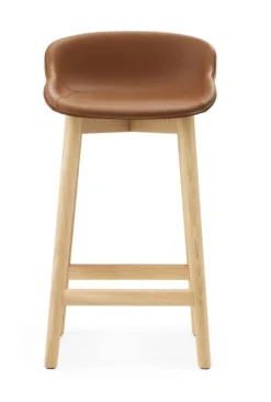 Best Normann Copenhagen Hyg bar stool 65 cm wood - full upholstery Ultra leather brandy - Oak