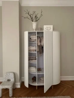 Clearance KAS Kopenhagen Kai Garderobeskab Cream