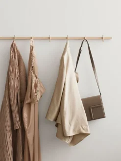 String Furniture Relief Hook Rail