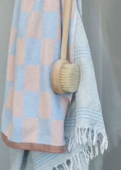 Best Mette Ditmer RETRO Bath Towel Light blue