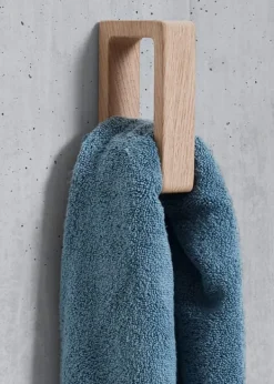 Andersen Furniture Towel Grip